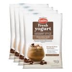 Zacht yoghurt dessert met chocolade swirl