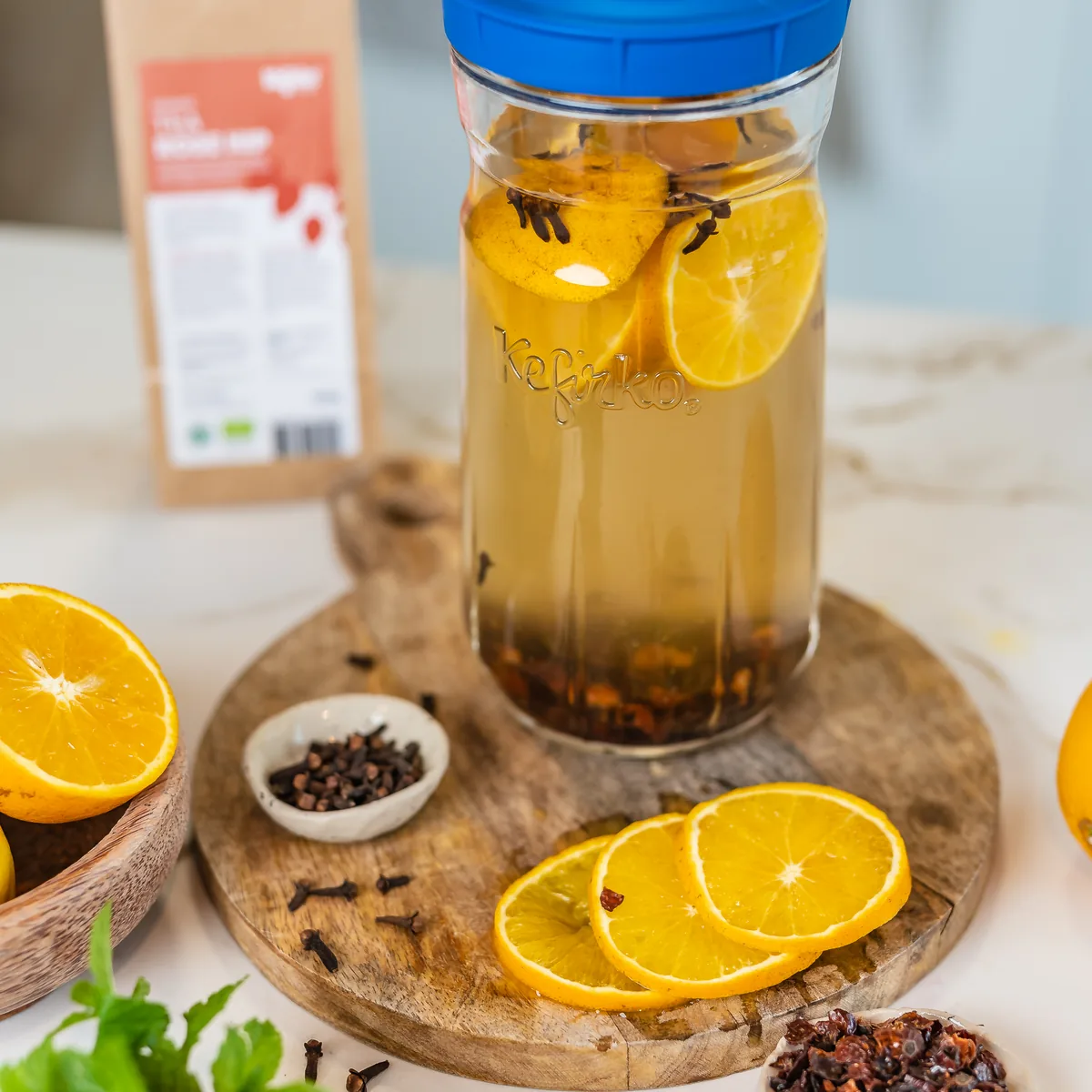 KefirKo Bewaarfles met gefermenteerde drank en citrusvruchten