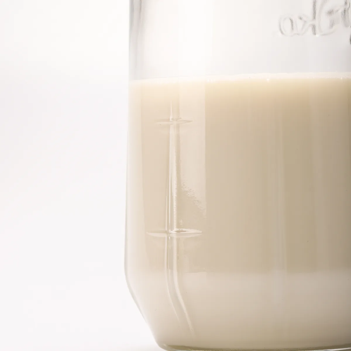 Voelbare markeringen op de KefirKo pot voor één portie kefir